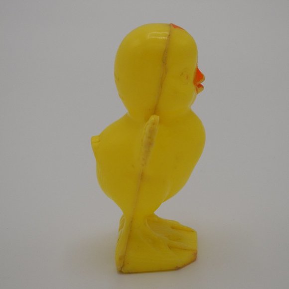3.5" Vintage 1950's Knickerbocker Plastic Company Easter Basket Chick Toy - Picture 4 of 10